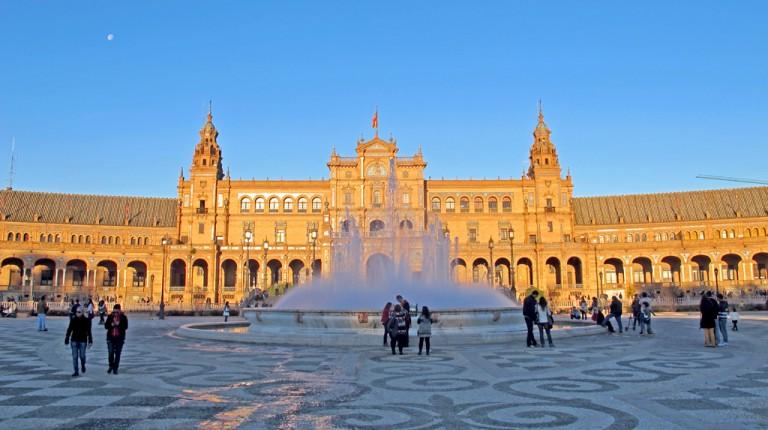 西班牙广场的建筑和喷泉